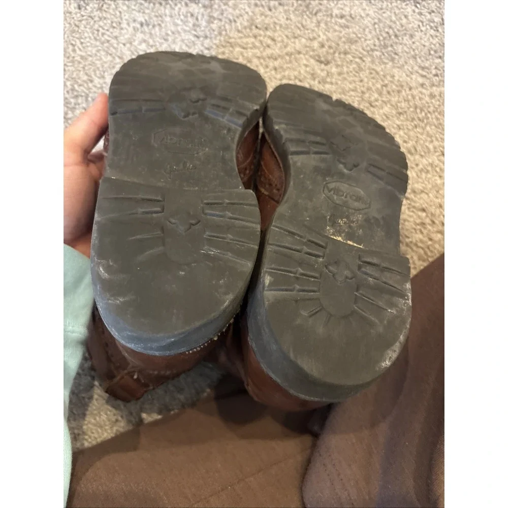 Allen Edmonds 'Long Branch' Brown Wingtip Ankle Boots USA Vibram 6021 Size 10.5